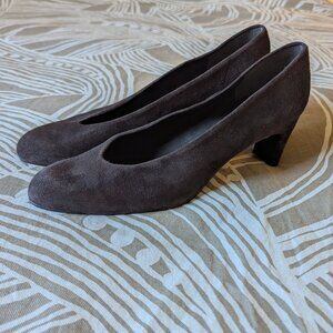 Stuart Weitzman Suede Pumps – Size 7.5 – Brown